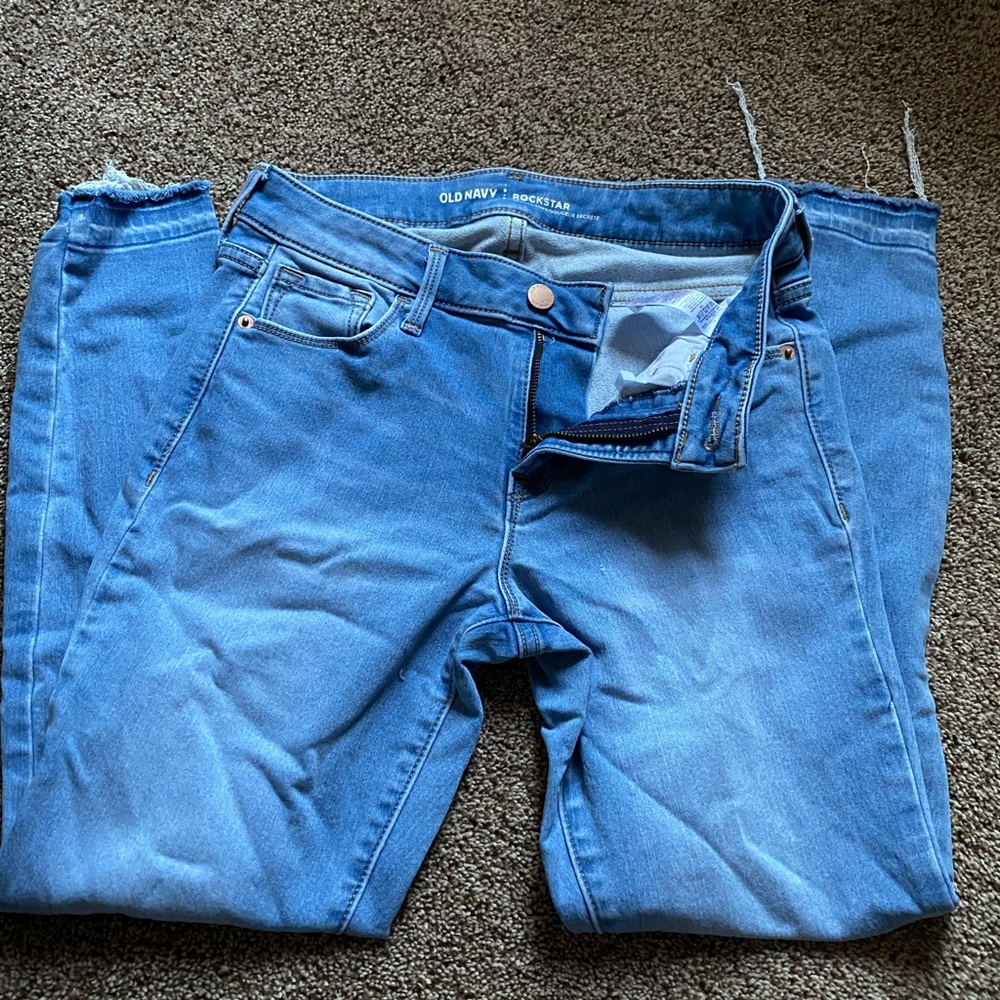 Old navy size 4 rockstar jeans!